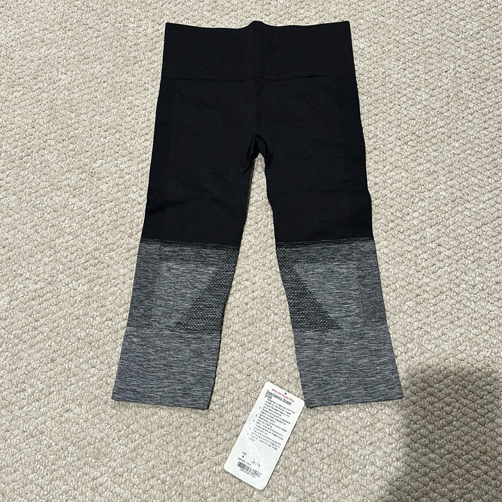 Seamlessly street crops lululemon